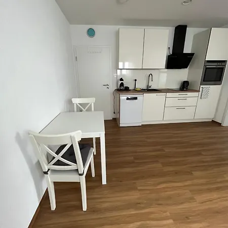 Moderne Einliegerwohnung Am Park Apartman *
