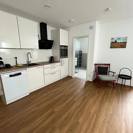 Moderne Einliegerwohnung Am Park Apartman *