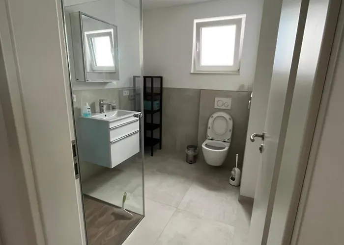 Moderne Einliegerwohnung Am Park Апартаменты Вайнгартен