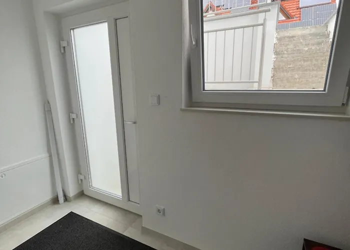 Апартаменты Moderne Einliegerwohnung Am Park Вайнгартен